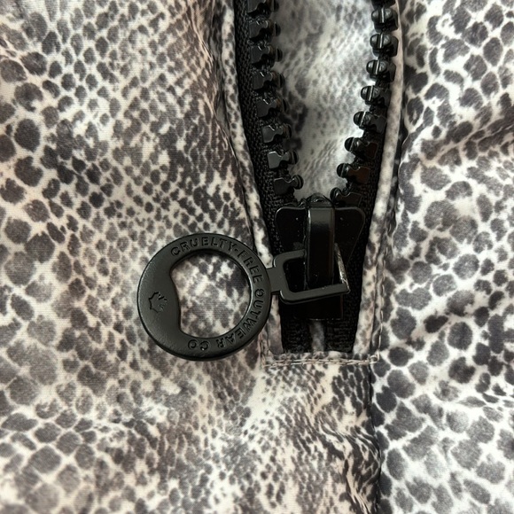 NWOT Noize Snakeskin Print Cruelty Free Puffer Coat Small - Picture 3 of 8